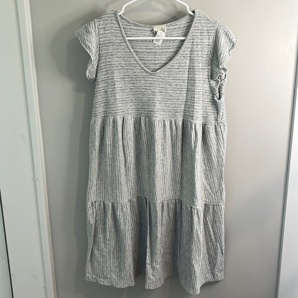 Cap sleeve patterned dress
